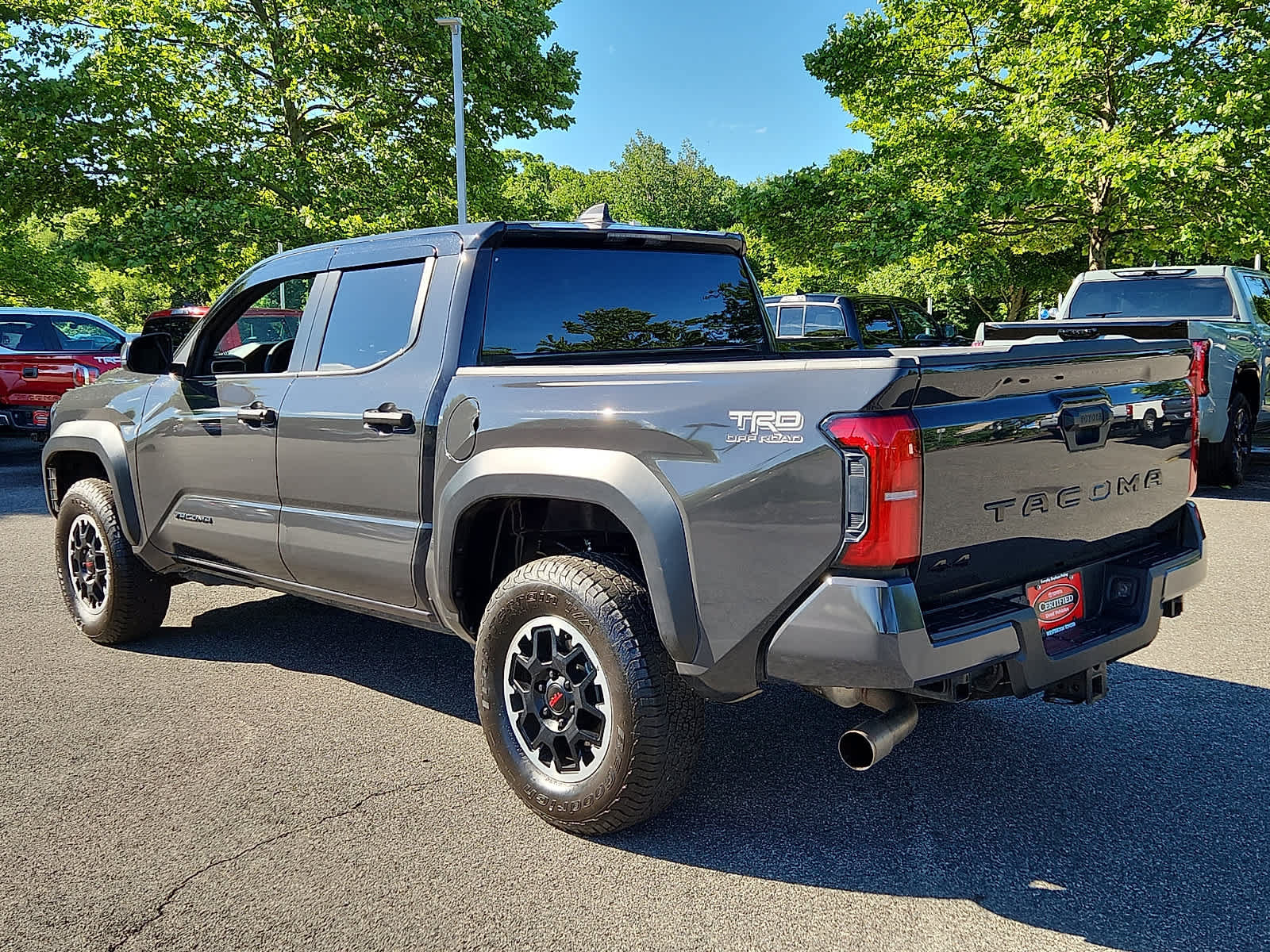 Certified 2025 Toyota Tacoma TRD Off-Road AWD/4WD image 7
