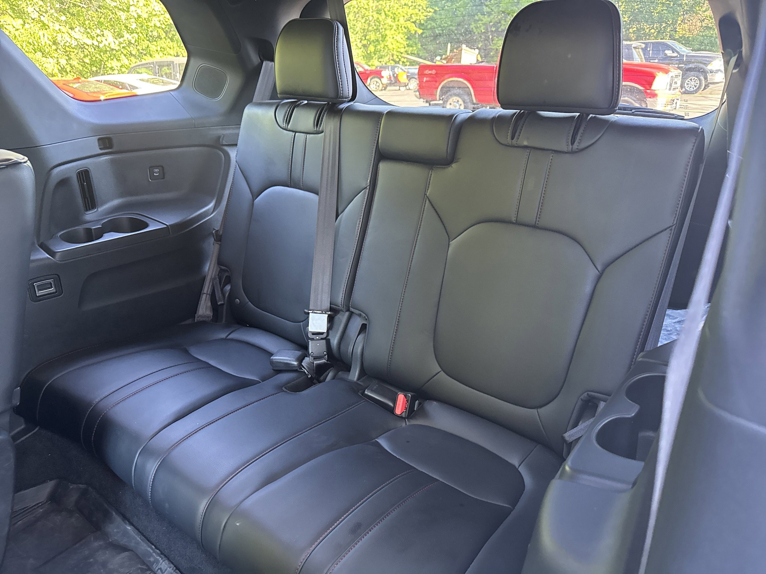 Used 2025 Honda Pilot Black Edition image 11