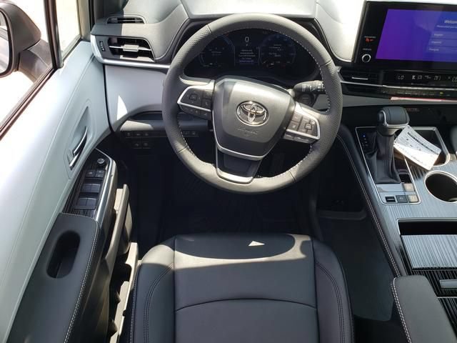 New 2026 Toyota Sienna XSE FWD image 13