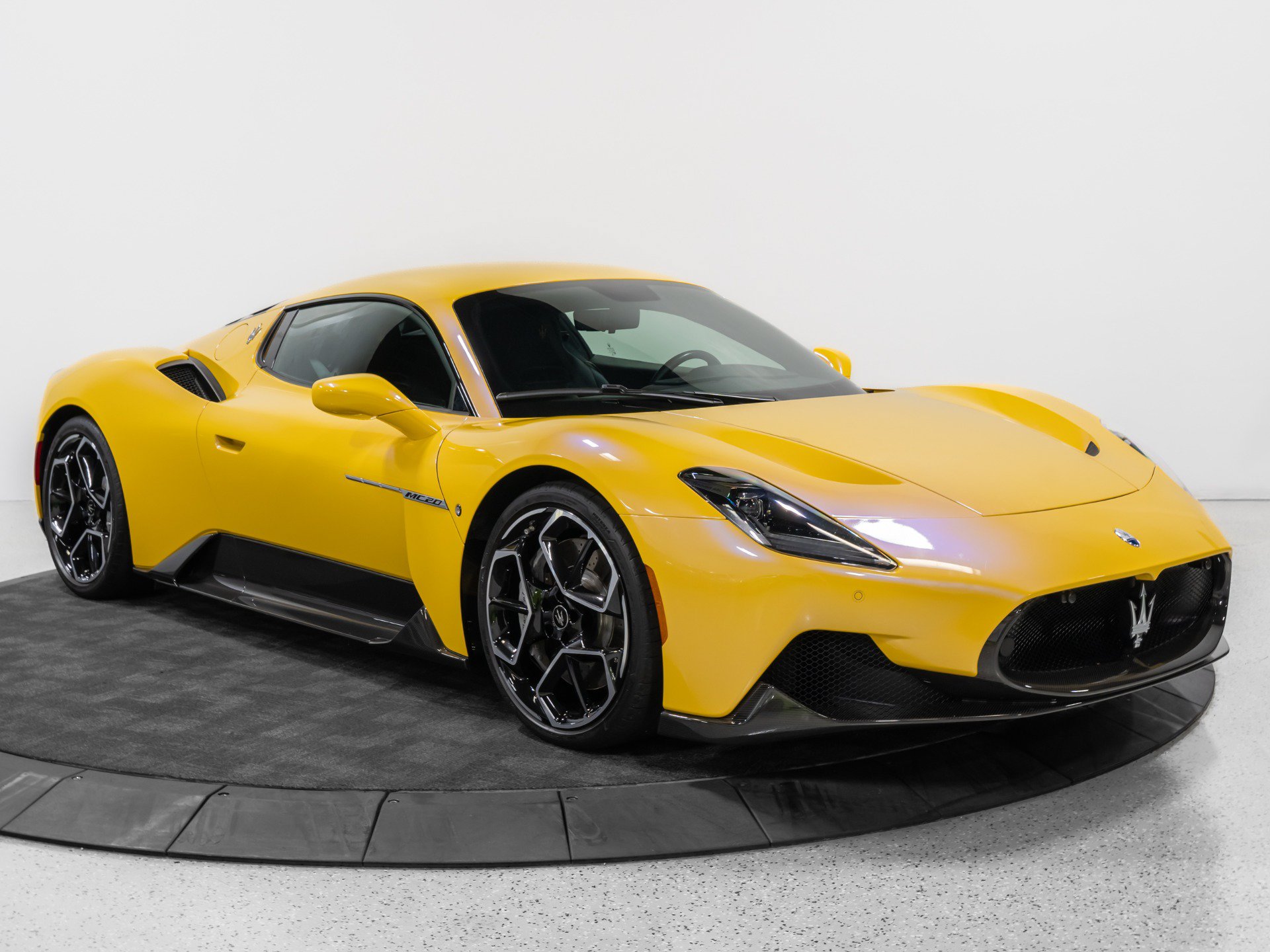 Used 2022 Maserati MC20 Coupe RWD image 11