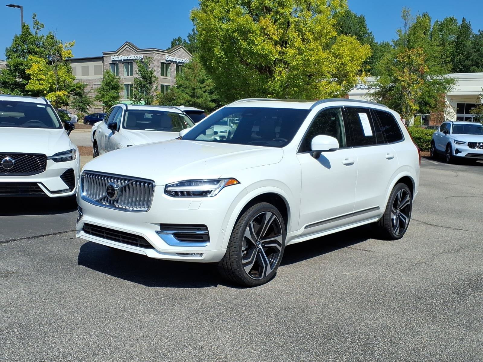Certified 2024 Volvo XC90 B6 Ultimate w/ Protection Package Premier AWD/4WD image 9