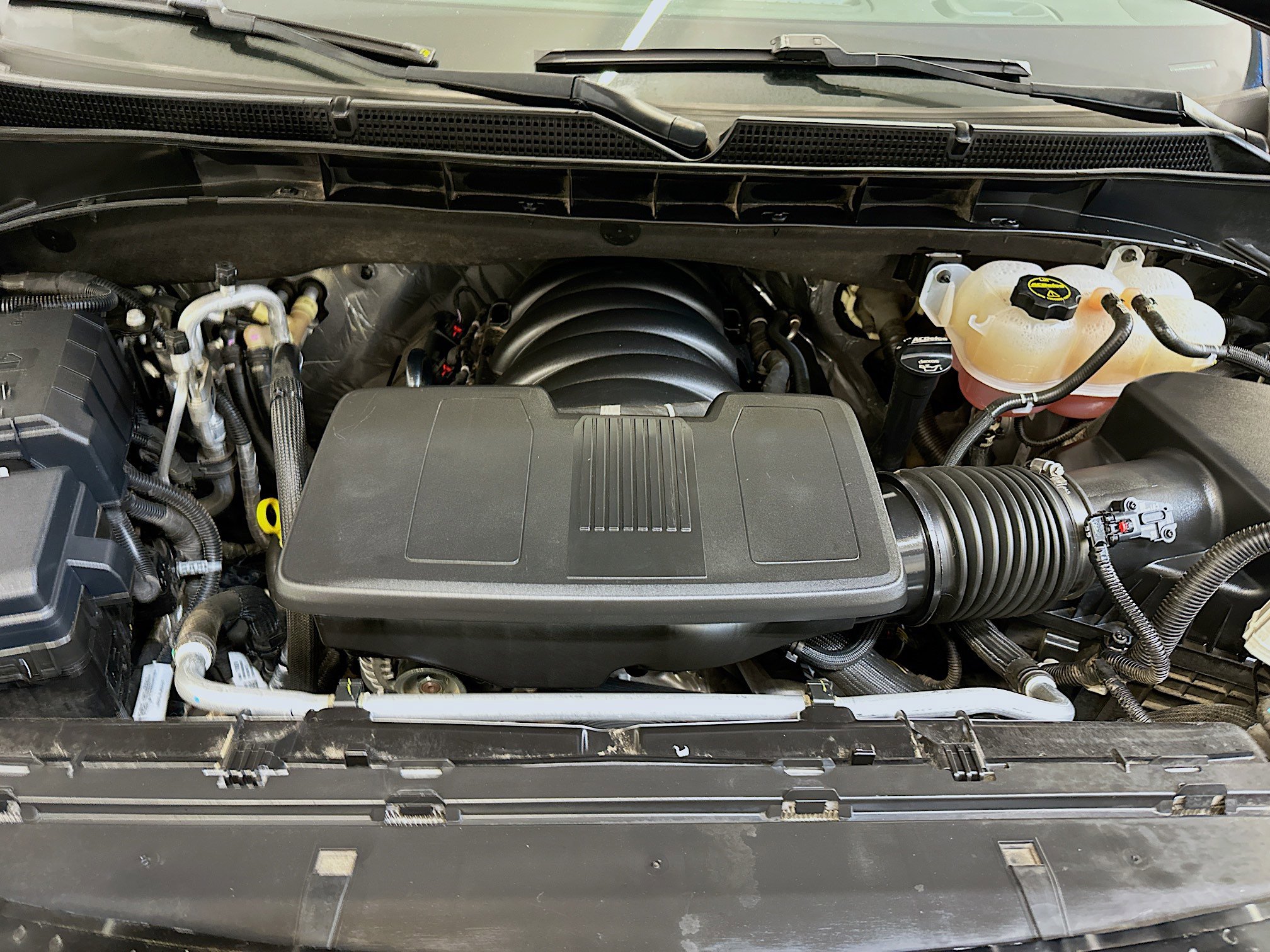 Used 2024 GMC Yukon SLT image 36