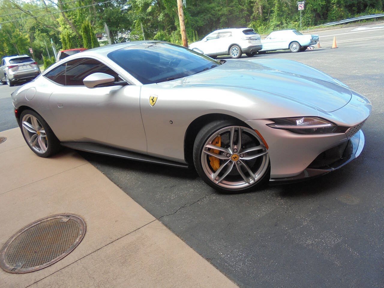 Used 2021 Ferrari Roma RWD image 3