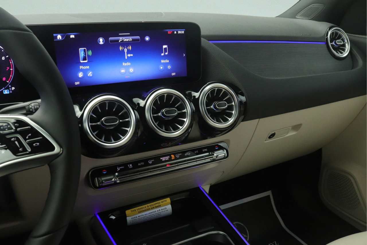 New 2026 Mercedes-Benz GLA 250 image 5
