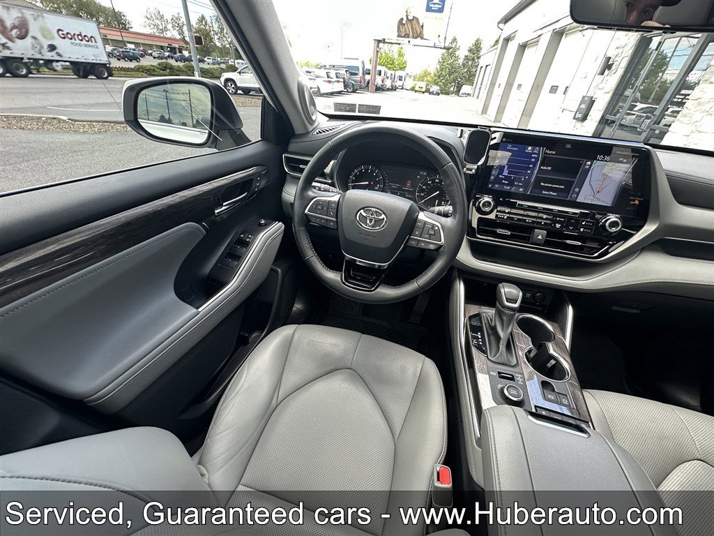 Used 2020 Toyota Highlander Limited AWD/4WD image 22