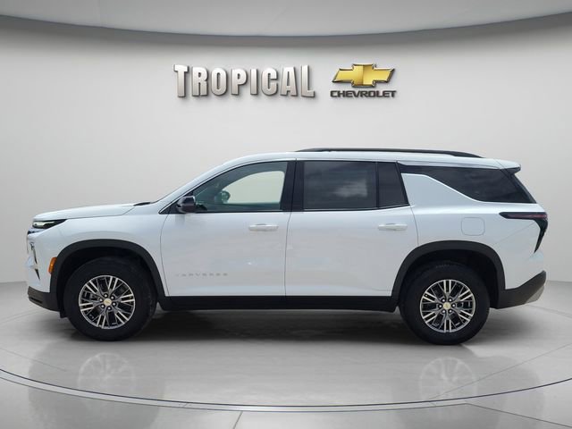 Used 2025 Chevrolet Traverse LT FWD image 2