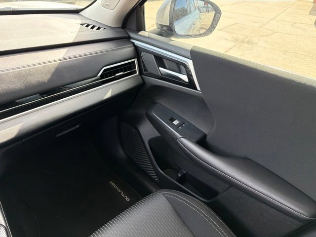 Used 2025 Mitsubishi Outlander ES FWD image 19