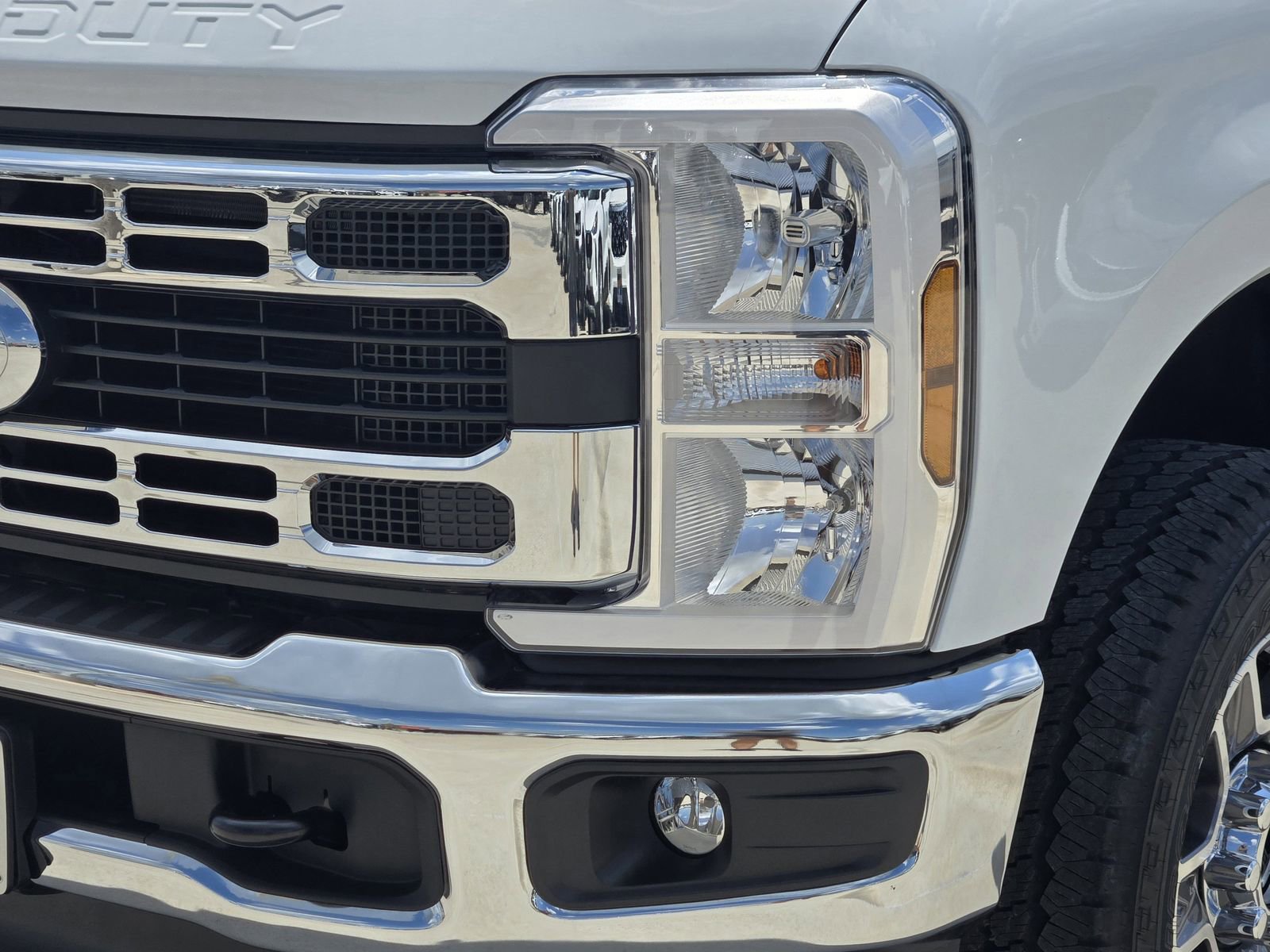 New 2025 Ford F250 XLT w/ FX4 Off-Road Package image 7