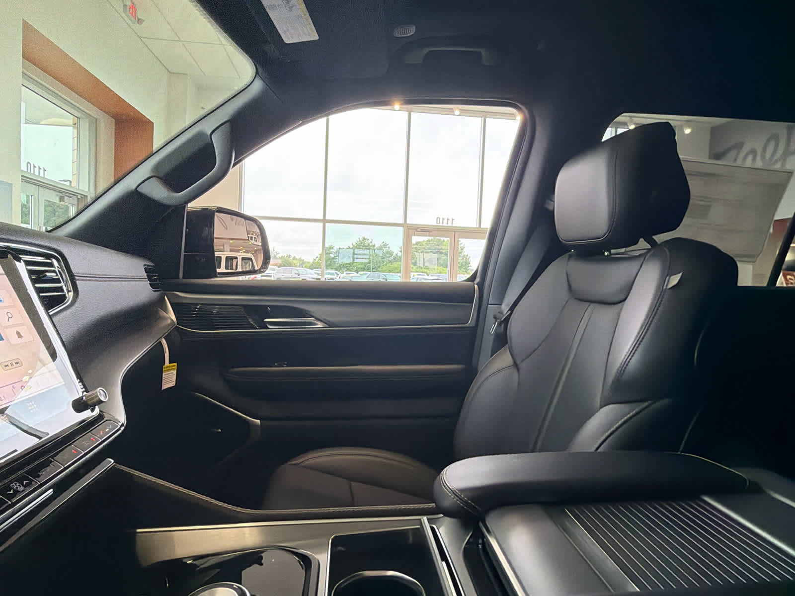 New 2026 Jeep Grand Wagoneer 4WD image 31
