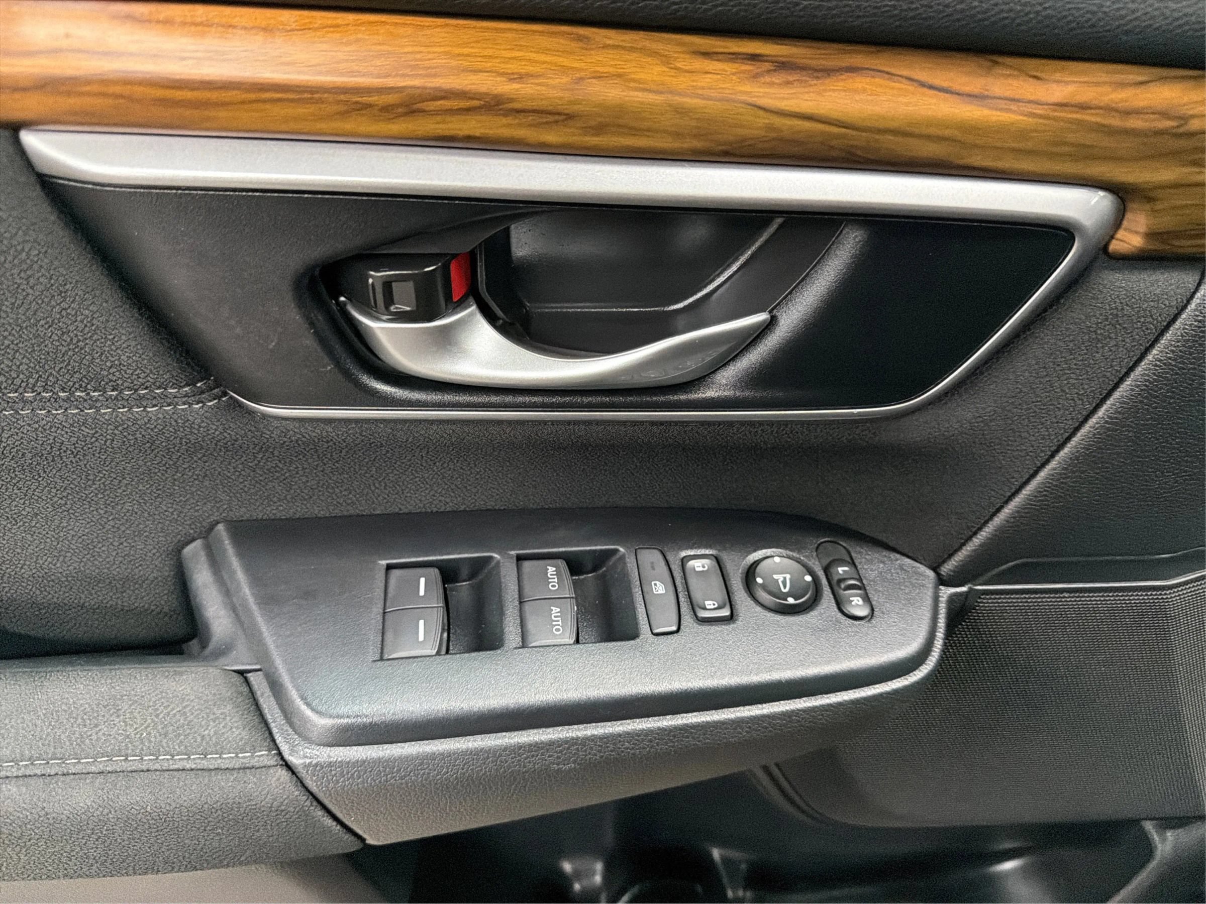 Used 2018 Honda CR-V EX image 18