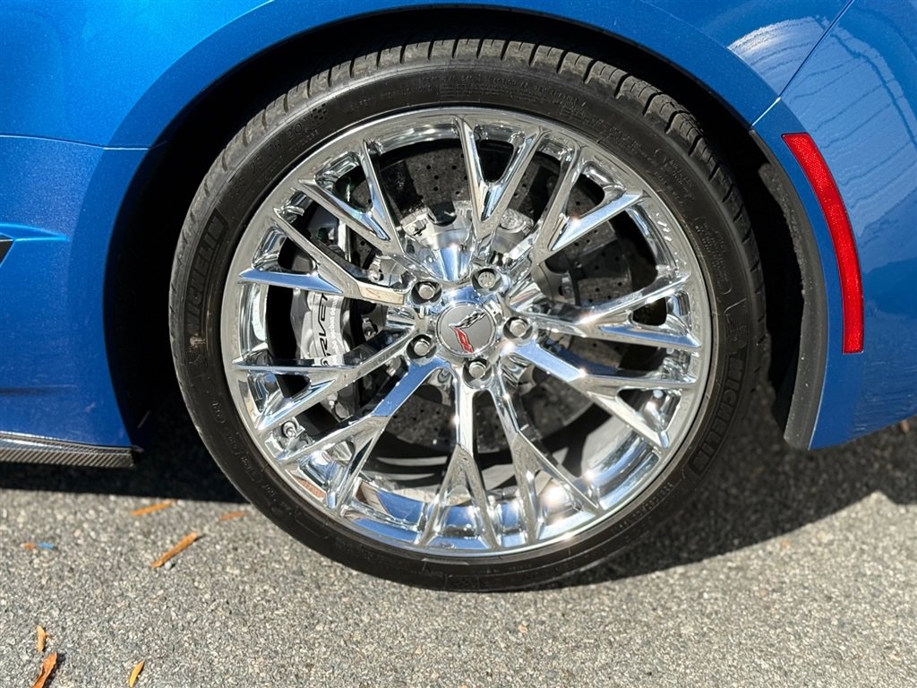 Used 2016 Chevrolet Corvette Z06 w/ 3LZ Preferred Equipment Group image 23