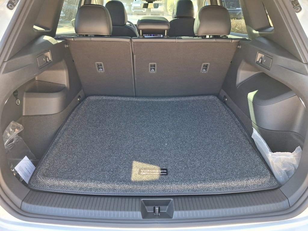 New 2026 Volkswagen Tiguan SE R-Line image 25