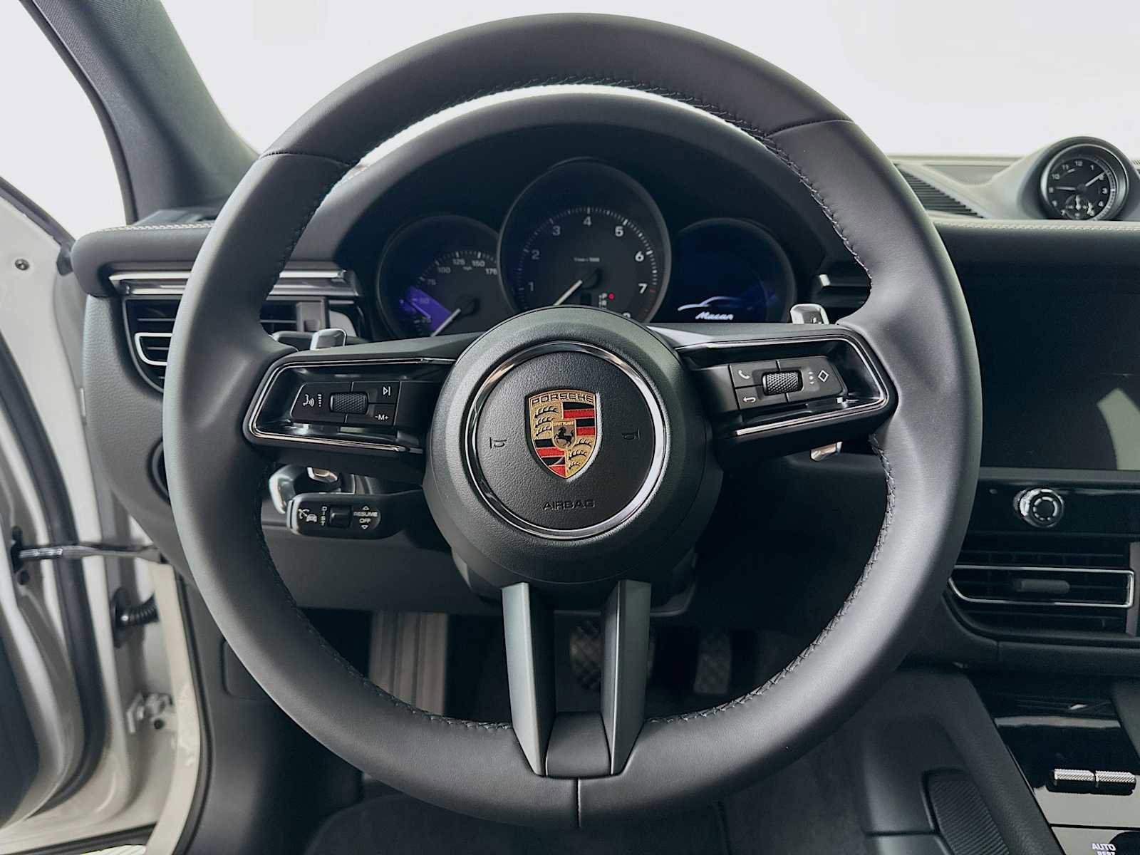New 2025 Porsche Macan image 14