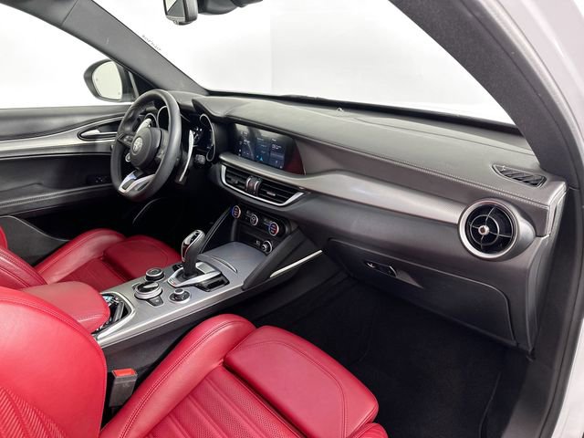 Used 2023 Alfa Romeo Stelvio Veloce image 28