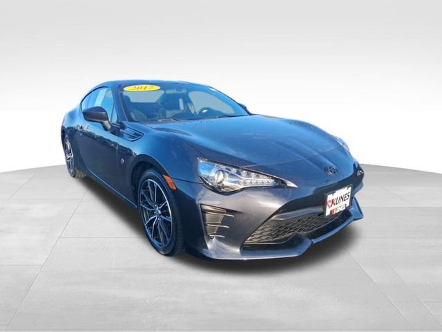 Used 2017 Toyota 86 image 2