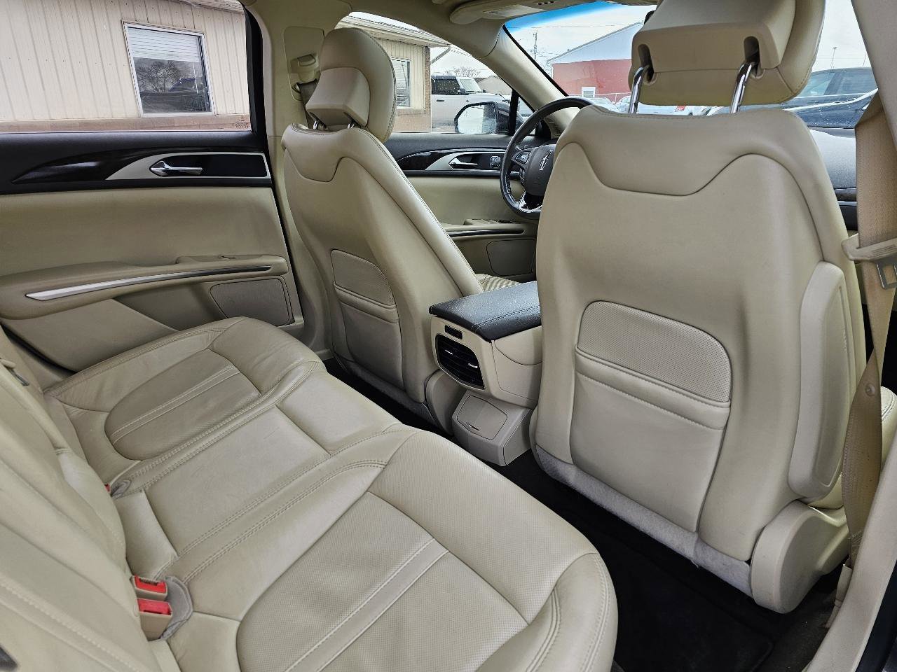 Used 2014 Lincoln MKZ image 25