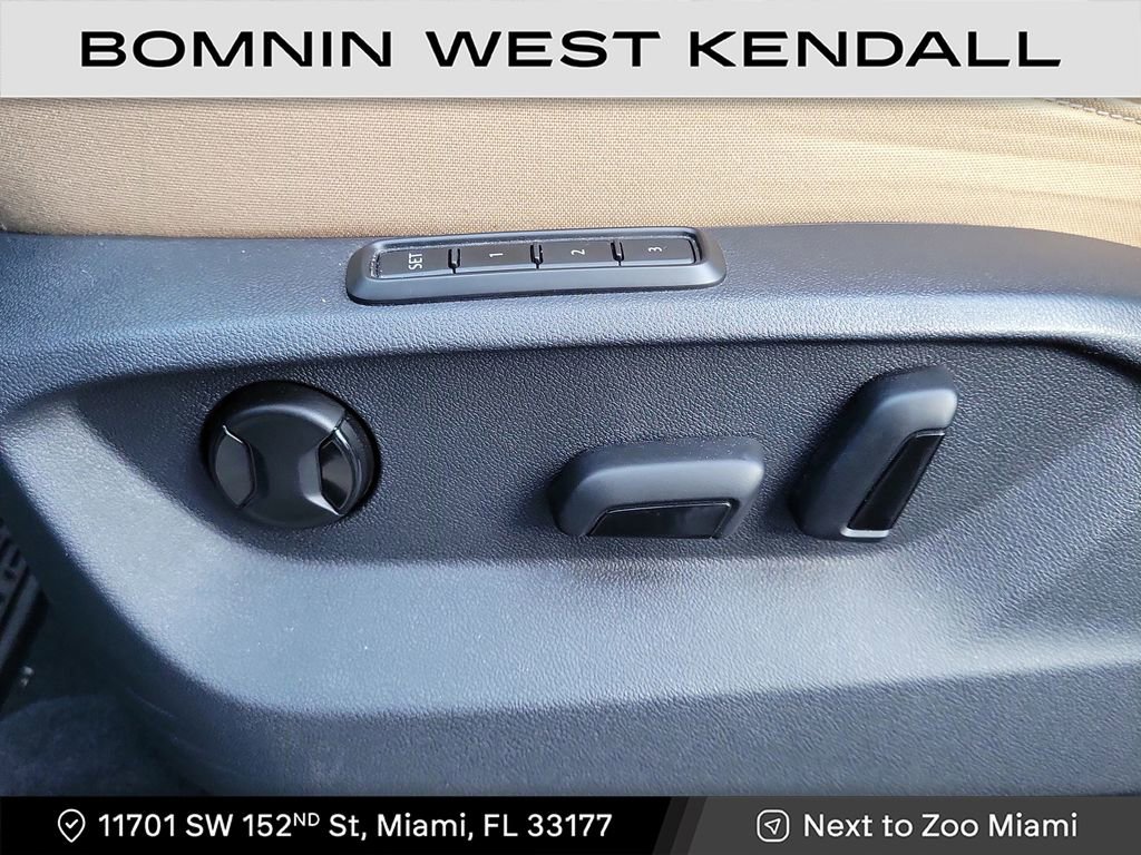 Used 2020 Volkswagen Atlas Cross Sport SEL image 11