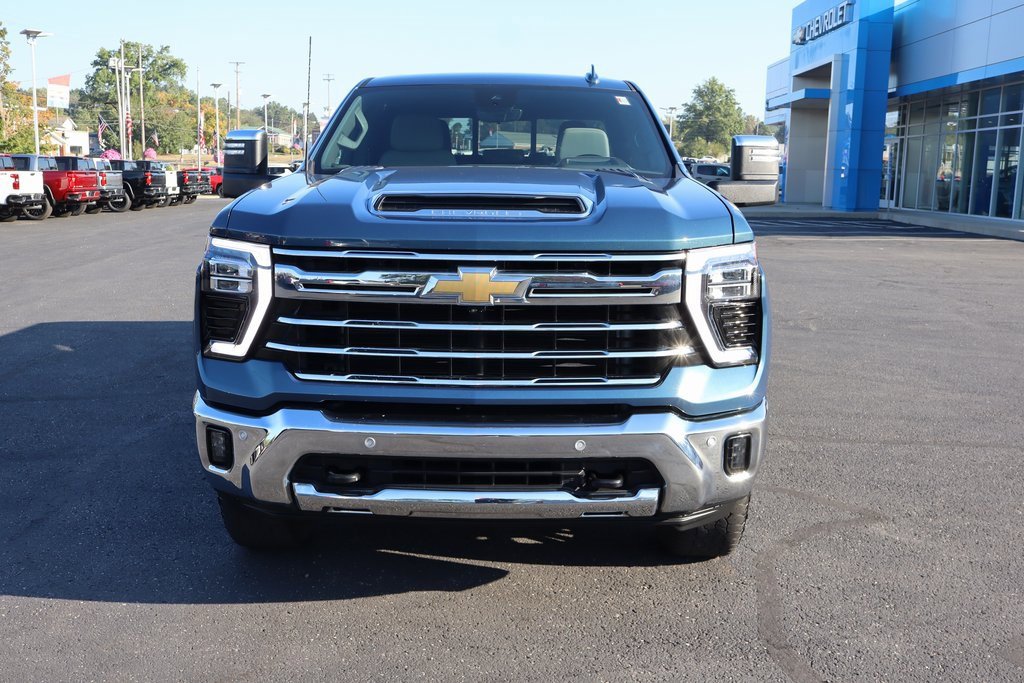 Used 2024 Chevrolet Silverado 2500 LTZ w/ LTZ Premium Package image 29