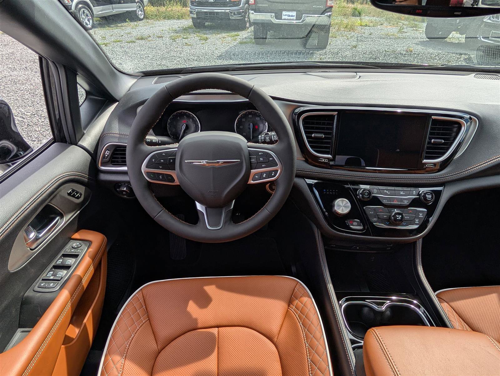 New 2026 Chrysler Pacifica Pinnacle image 15