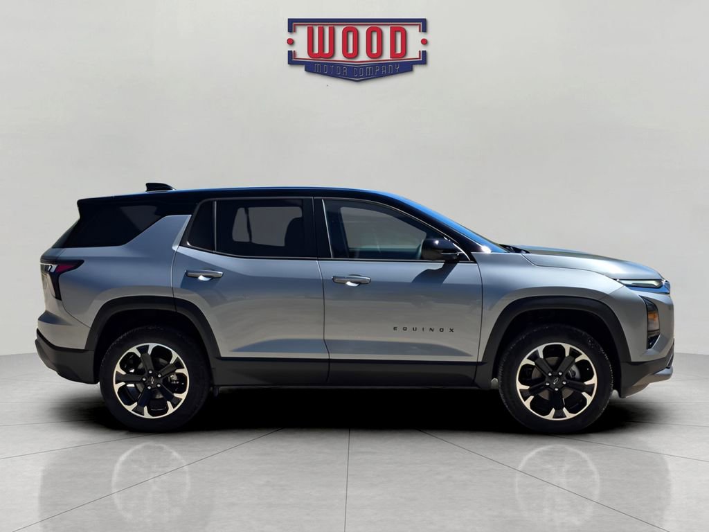 New 2026 Chevrolet Equinox LT image 2