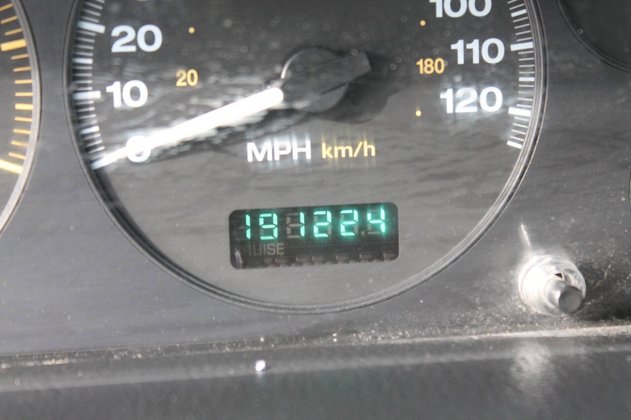 Used 2004 Jeep Grand Cherokee Laredo w/ Convenience Group AWD/4WD image 12