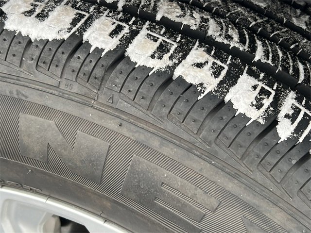 Used 2021 GMC Terrain SLE w/ Driver Convenience Package image 8