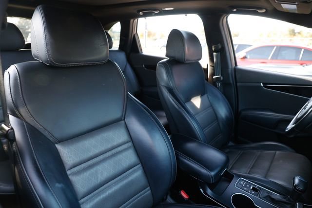 Used 2017 Kia Sorento SX image 21