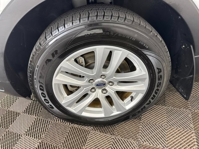 Used 2018 Ford Explorer XLT w/ Equipment Group 202A AWD/4WD image 28