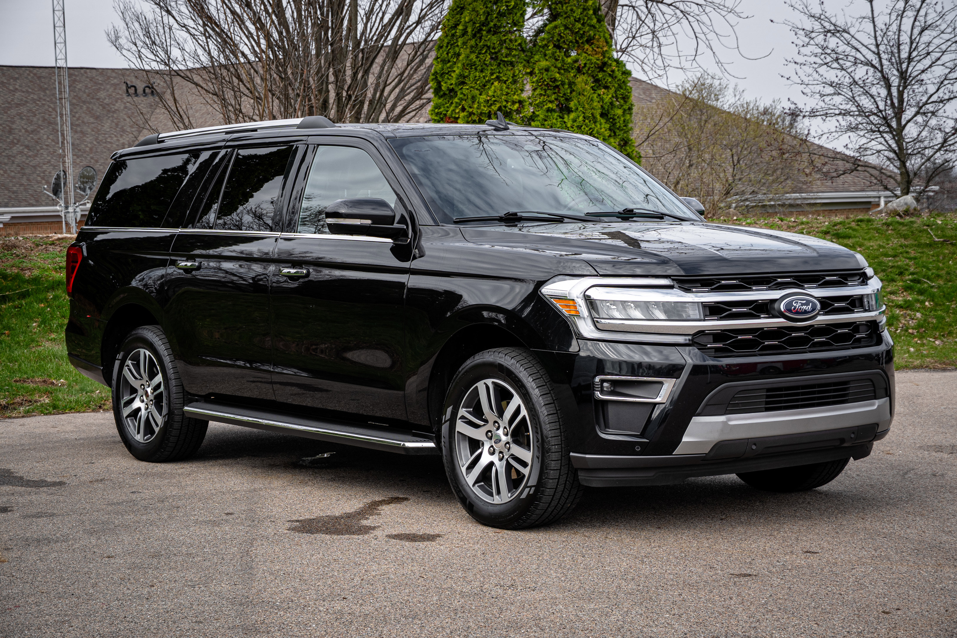 Used 2023 Ford Expedition Max Limited image 3