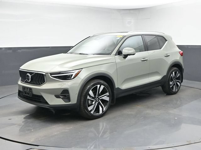 Used 2025 Volvo XC40 B5 Ultra w/ Climate Package AWD/4WD image 4