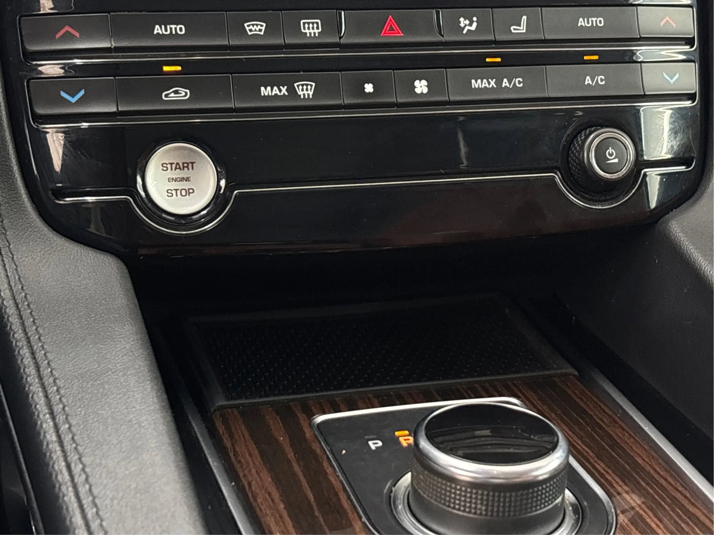 Used 2019 Jaguar F-PACE Portfolio image 35