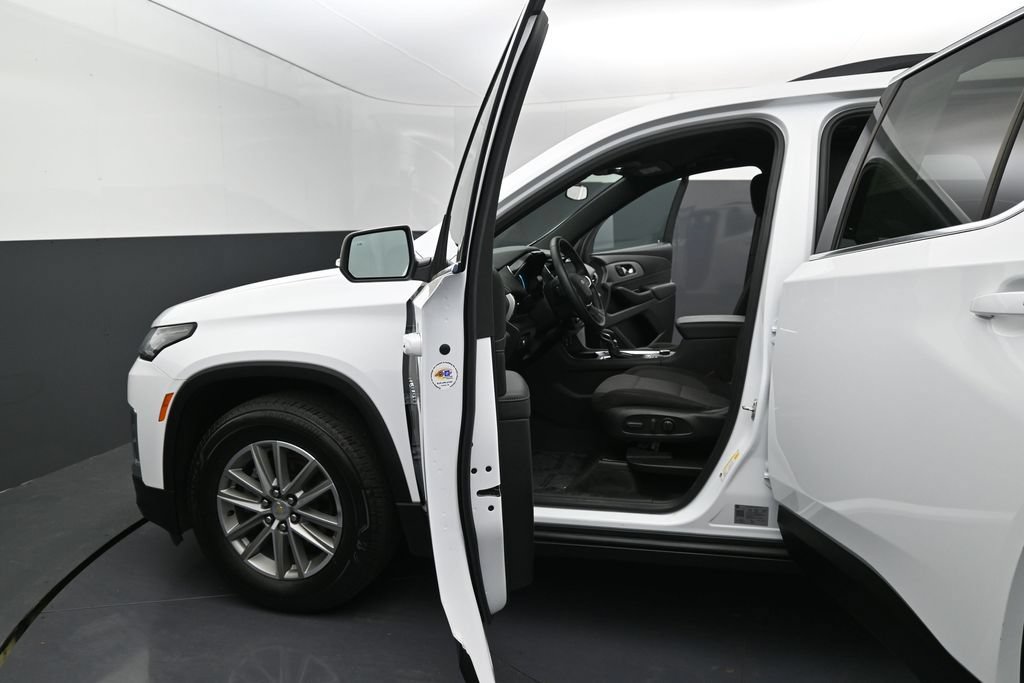 Used 2023 Chevrolet Traverse LT AWD/4WD image 13