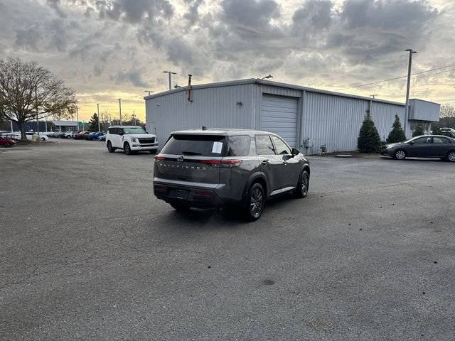 Used 2024 Nissan Pathfinder S image 5