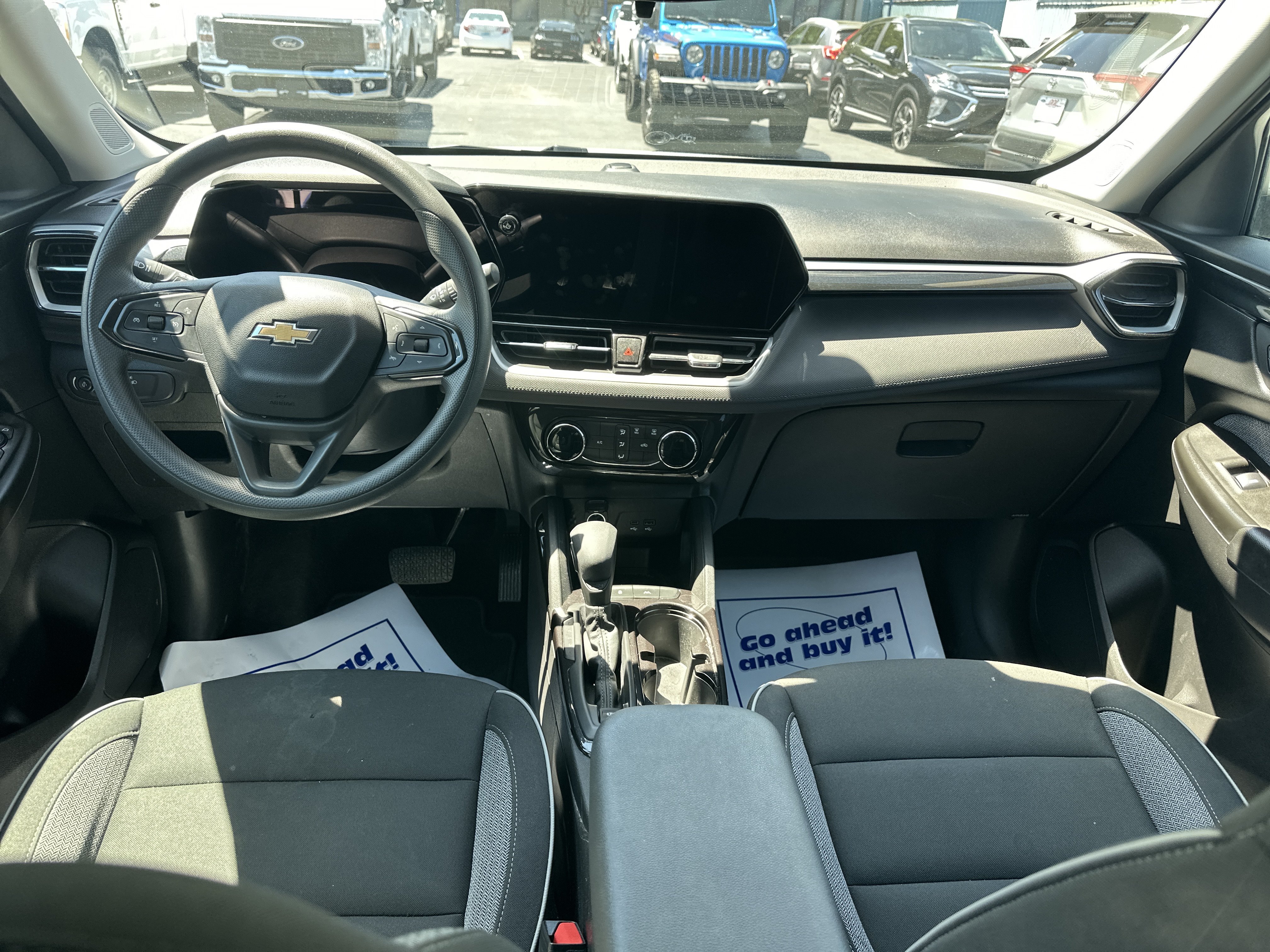 Used 2025 Chevrolet TrailBlazer LT FWD image 8