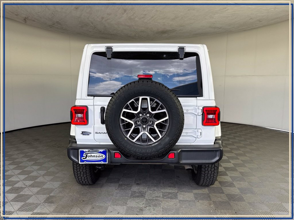 Certified 2025 Jeep Wrangler Unlimited Sahara AWD/4WD image 11