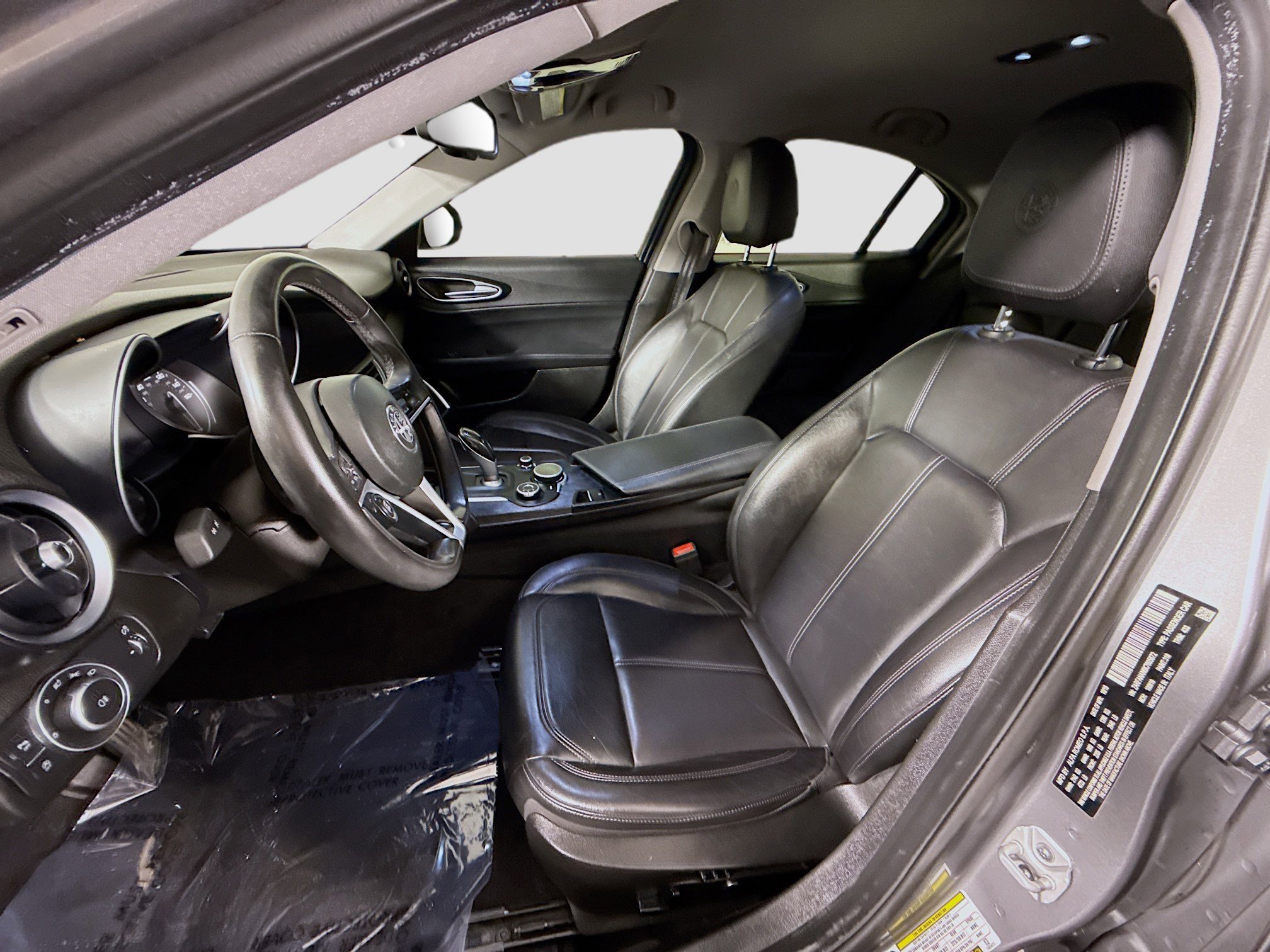 Used 2019 Alfa Romeo Giulia Base image 22