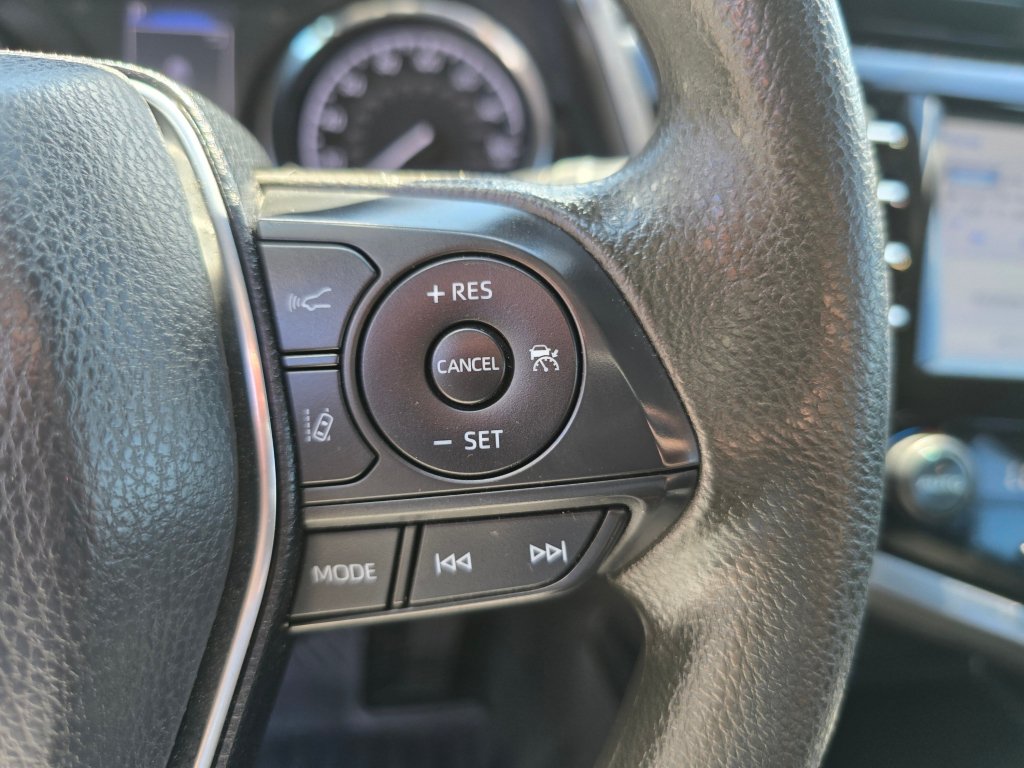 Used 2020 Toyota Camry LE FWD image 6