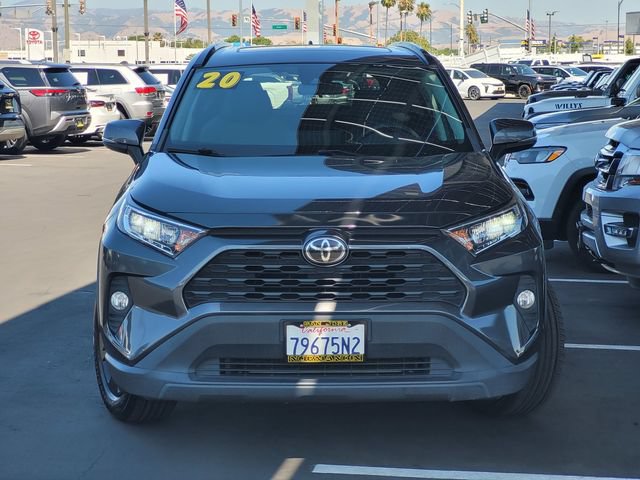 Used 2020 Toyota RAV4 XLE w/ Convenience Package FWD image 2
