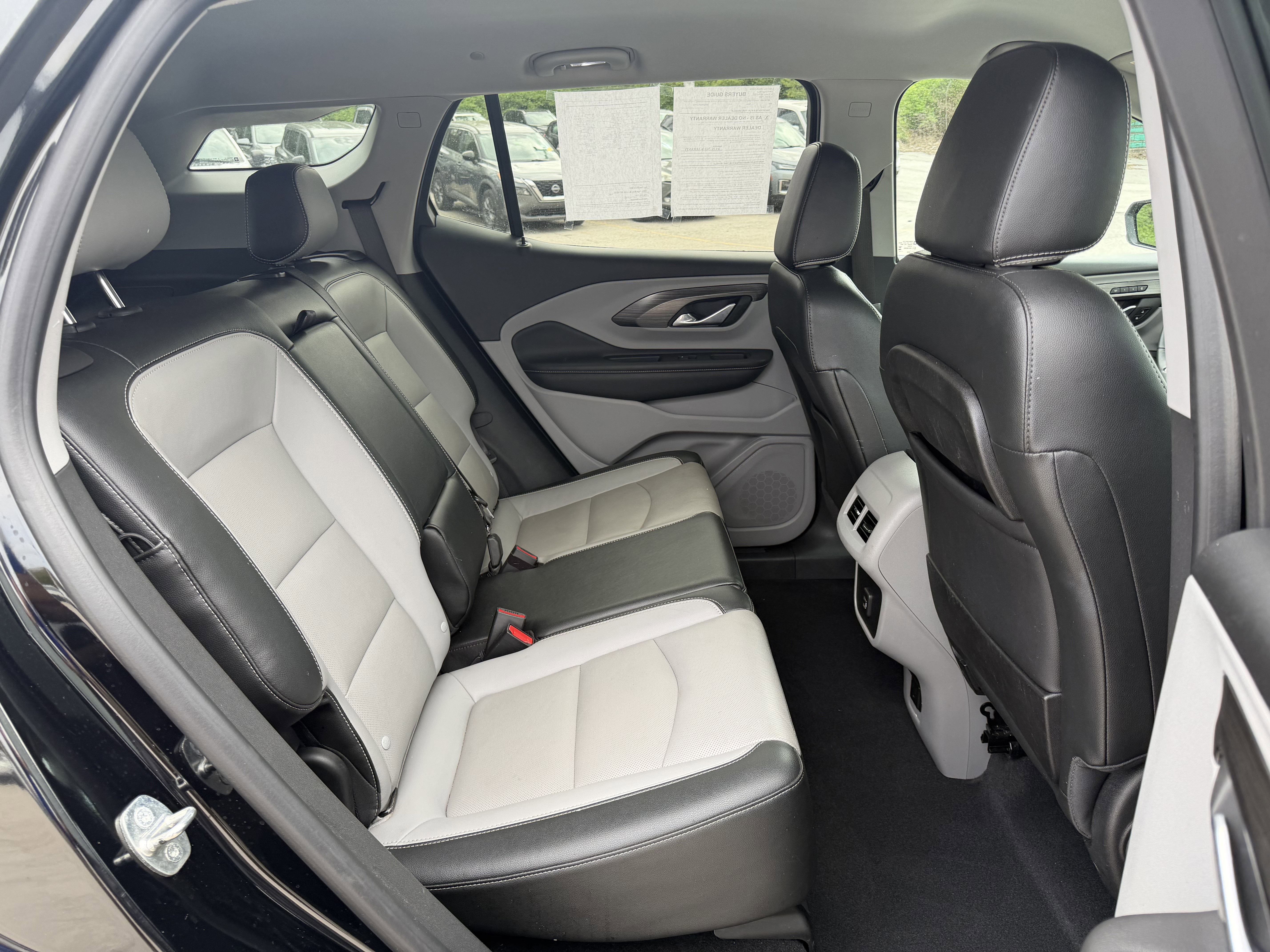 Used 2023 GMC Terrain SLT image 8