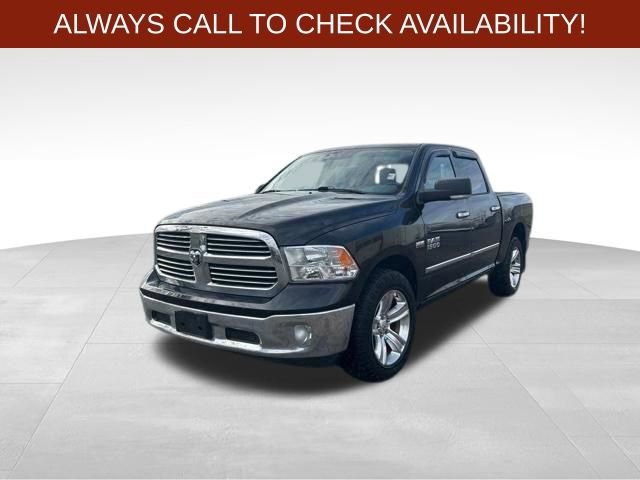 Used 2017 RAM 1500 Classic SLT w/ SLT Plus D￩cor Group AWD/4WD image 3