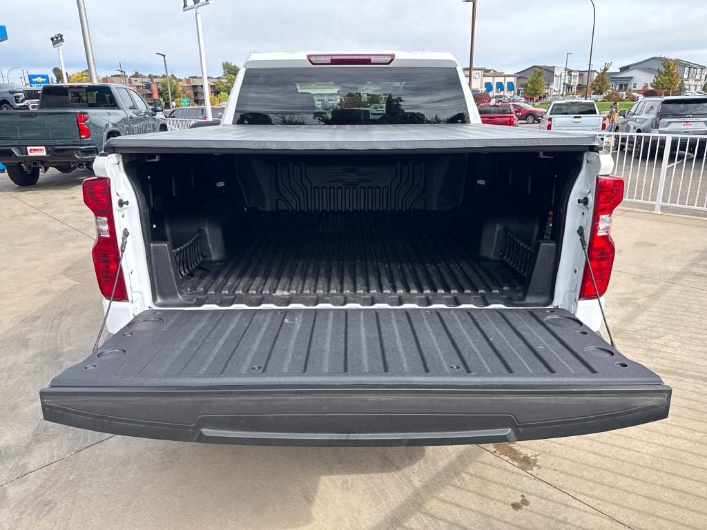 Used 2024 Chevrolet Silverado 1500 LT AWD/4WD image 16