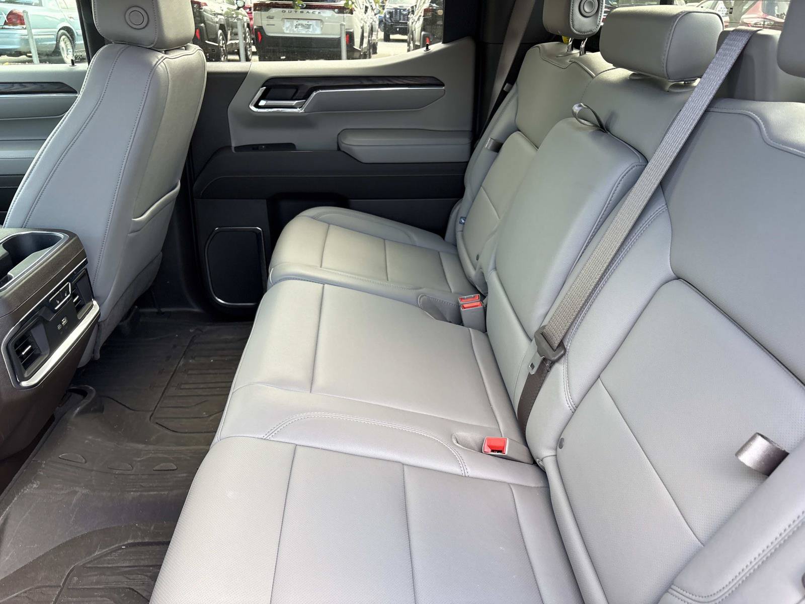 Used 2024 GMC Sierra 1500 SLT w/ SLT Premium Plus Package AWD/4WD image 33