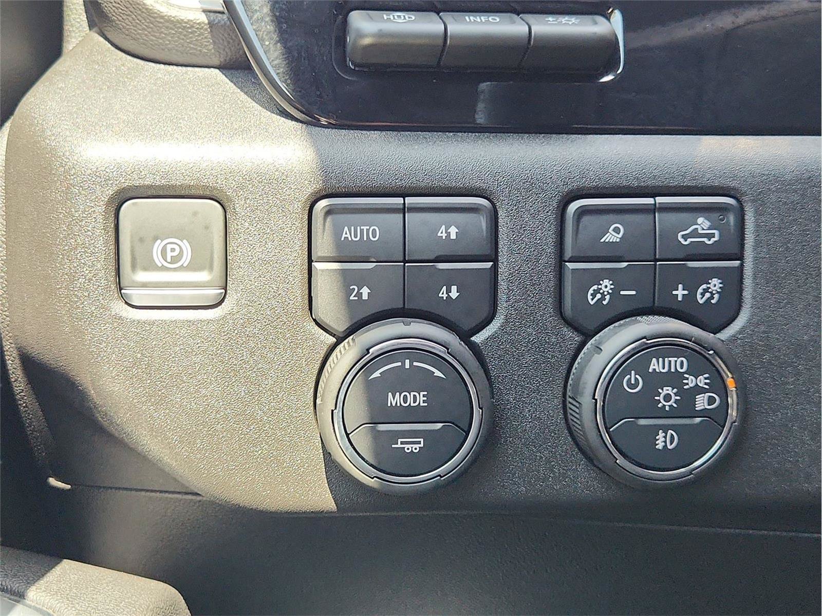 Used 2025 Chevrolet Silverado 2500 High Country w/ Technology Package AWD/4WD image 18