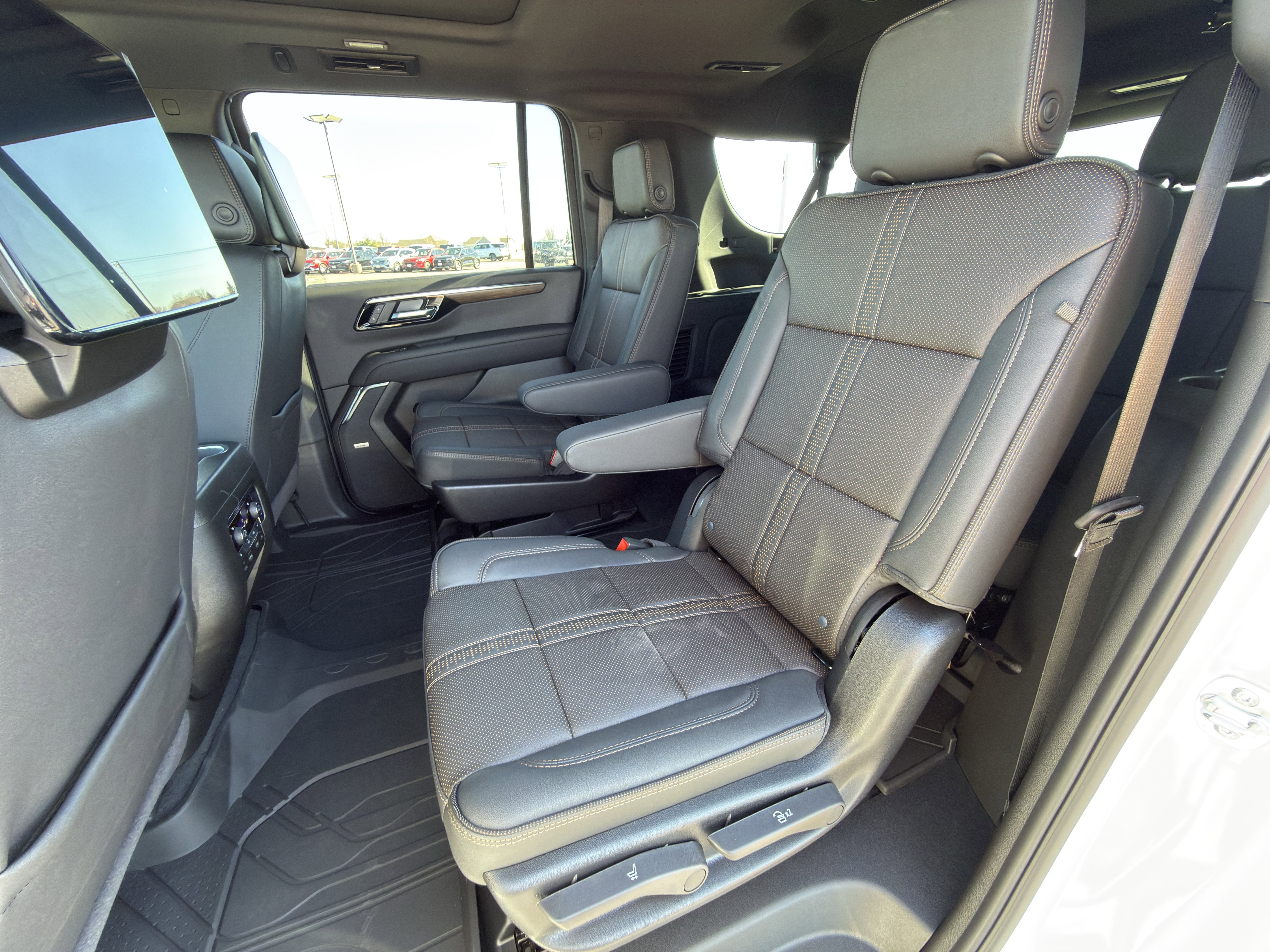 New 2026 Chevrolet Suburban High Country image 13