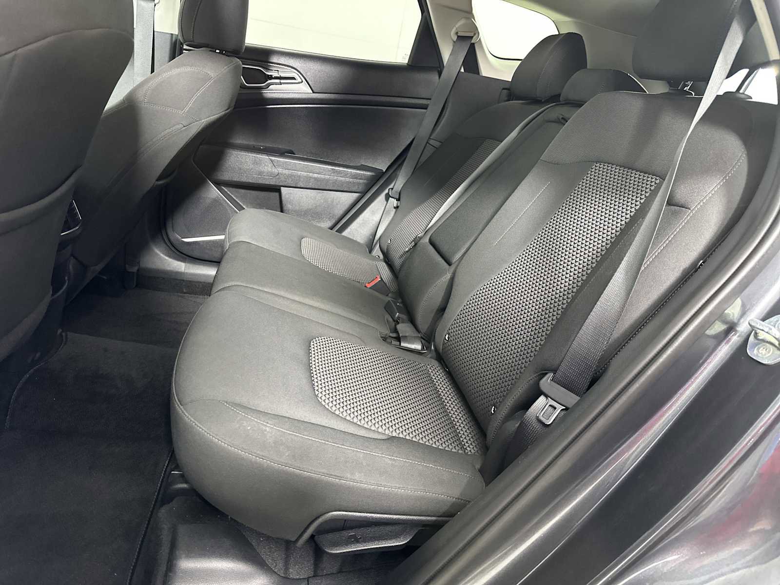 Used 2024 Kia Sportage LX image 24