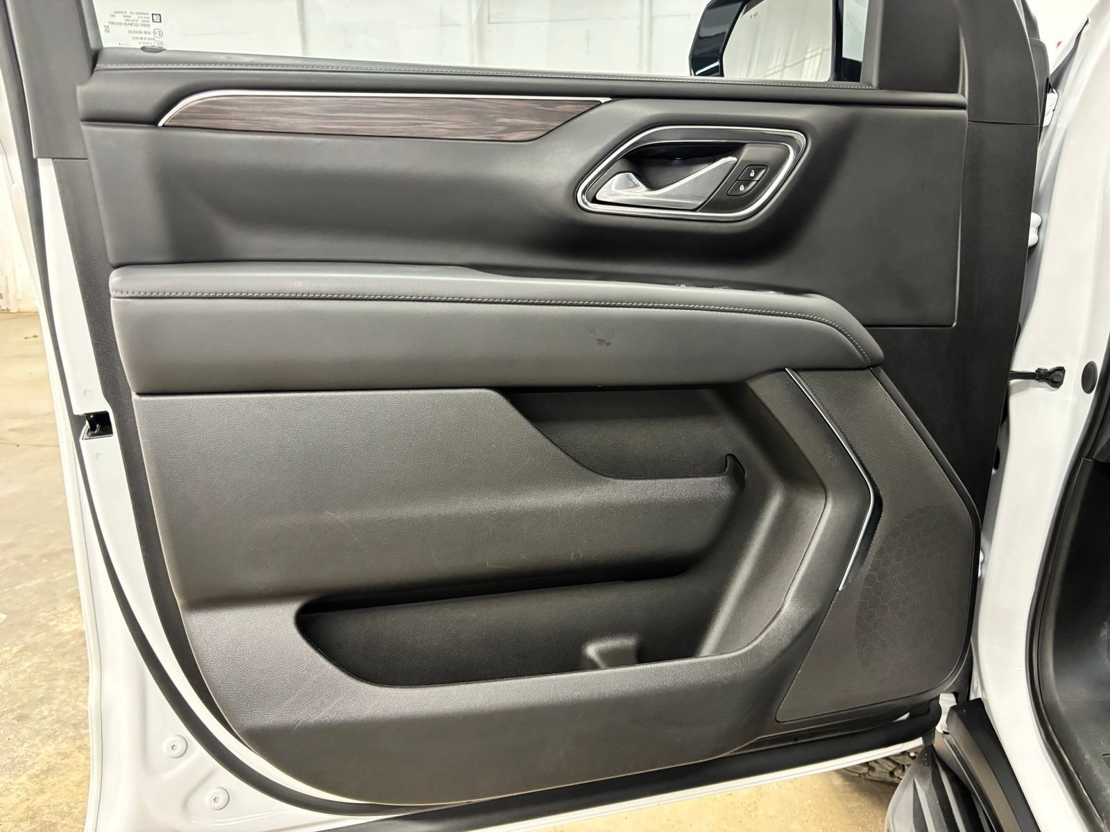 Used 2024 Chevrolet Tahoe LS w/ Driver Alert Package RWD image 17