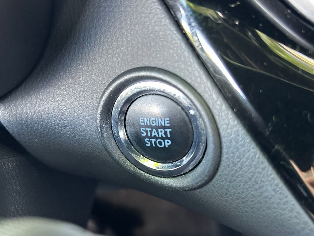 Used 2021 Toyota C-HR XLE image 40