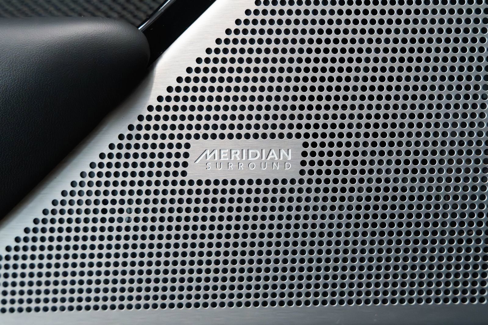 Used 2020 Land Rover Range Rover Velar SV Autobiography Dynamic image 16