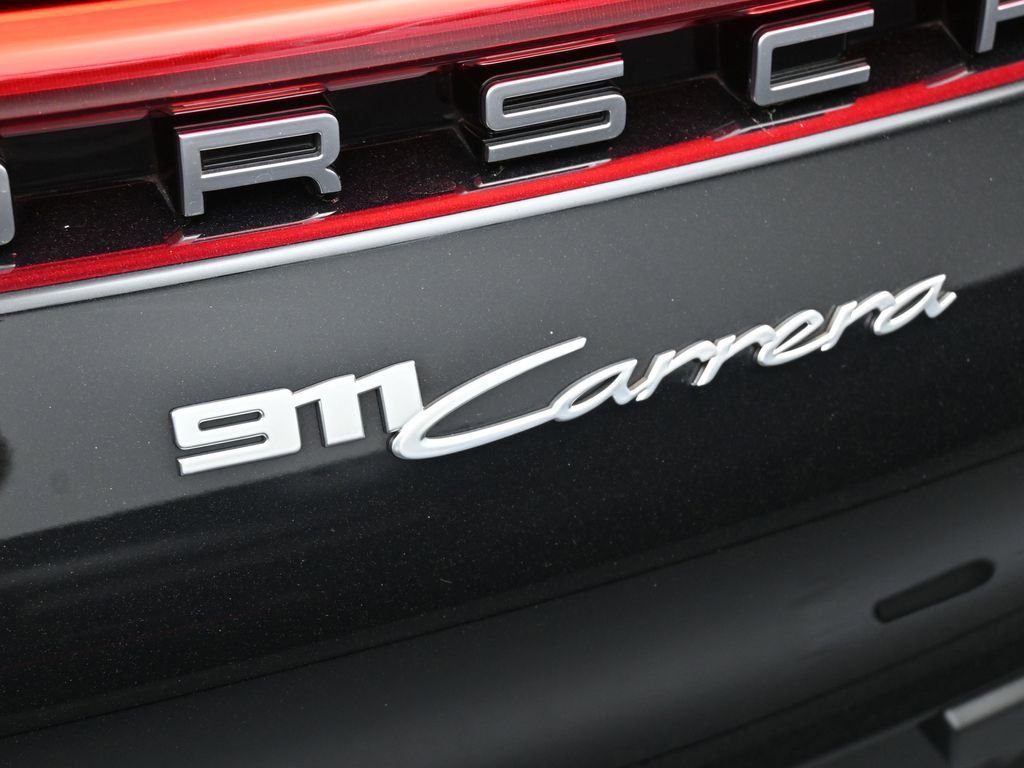 Used 2022 Porsche 911 Carrera image 9