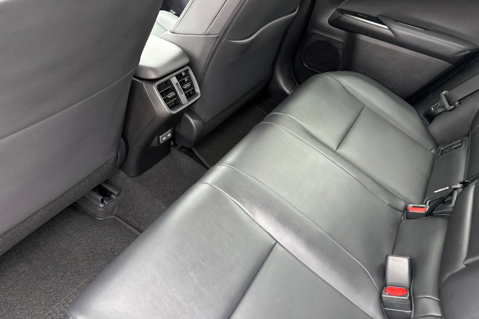 New 2026 Lexus UX 300h FWD image 18